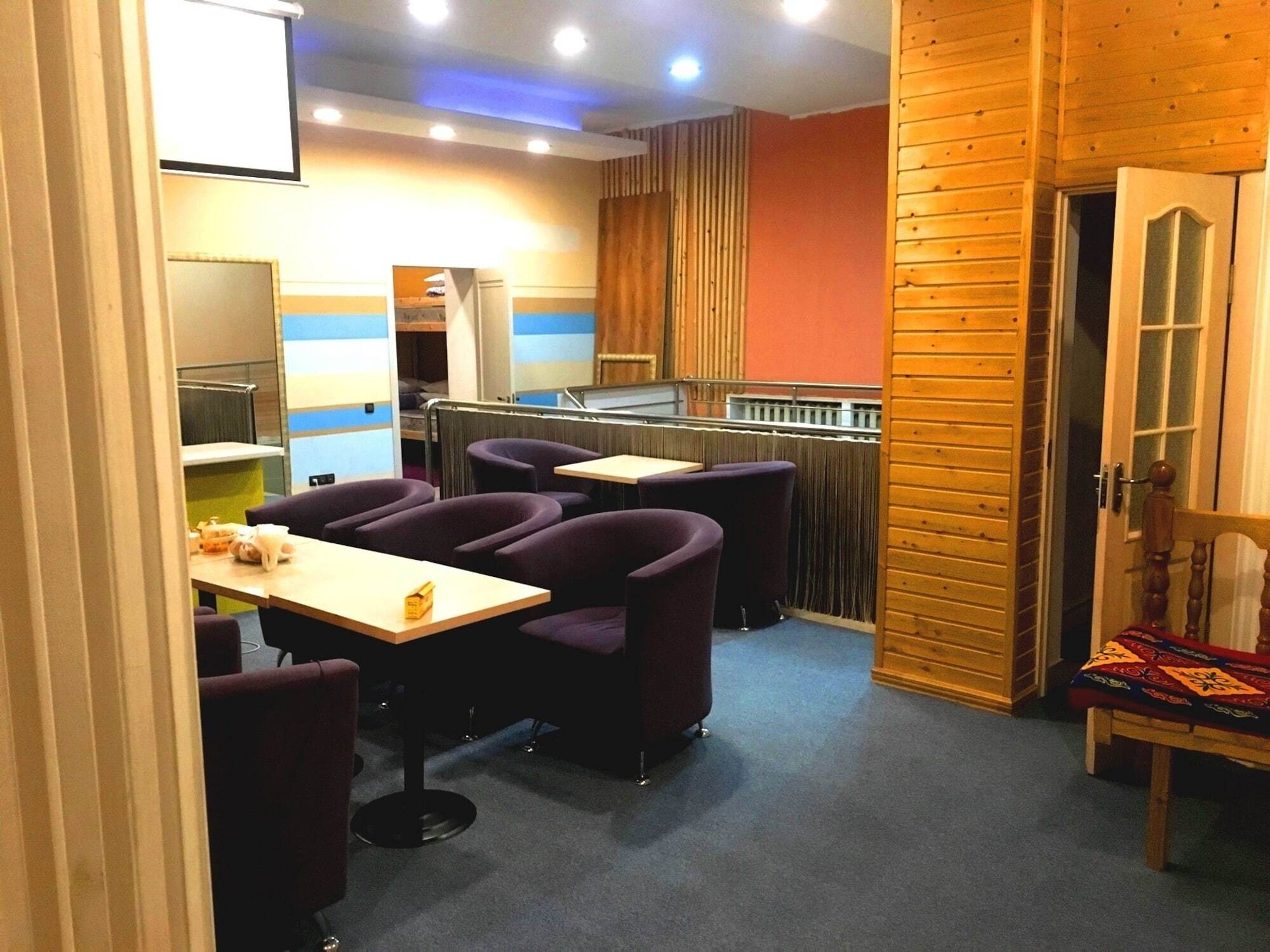 Apelsin Hostel Алматы Экстерьер фото